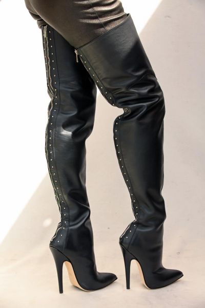 Sehr hohe schwarze Overknee Leder Stiefel mit Stiletto Absatz