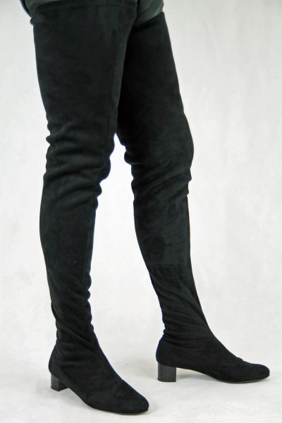 Schrittlanger schwarzer Stretchvelour Stiefel im Stil der 60er Jahre