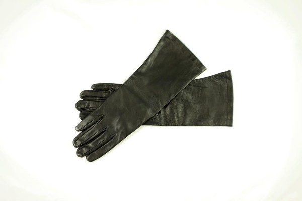 Schwarze unterarmlange Lederhandschuhe mit Seidenfutter