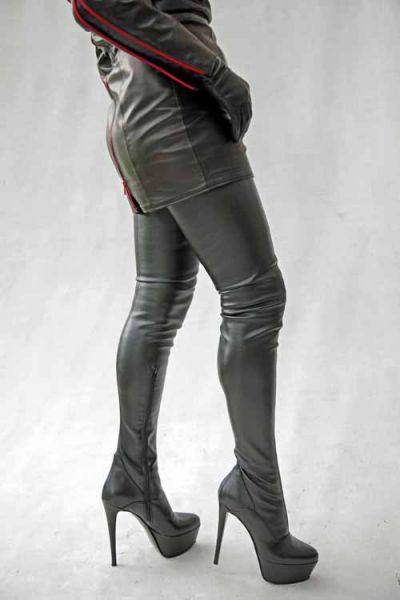 Extralanger schwarzer Stretchkunstleder Overknee Stiefel mit Plateau MICELI-Made in Italy